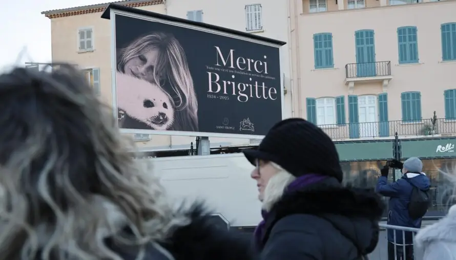 Playa en Cannes y refugio animal en Niza llevarán el nombre de Brigitte Bardot