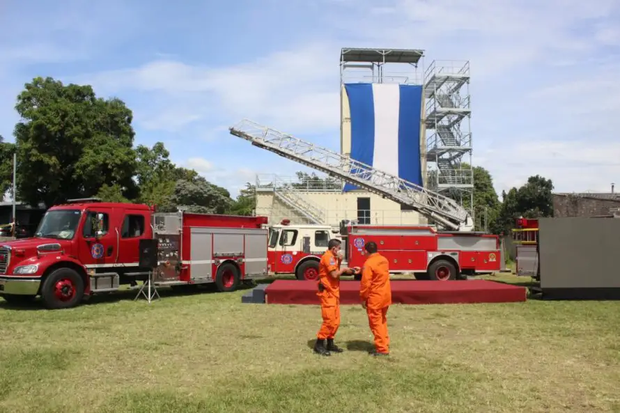Cuerpo de Bomberos comprará llantas para flota vehicular por más de $77,000