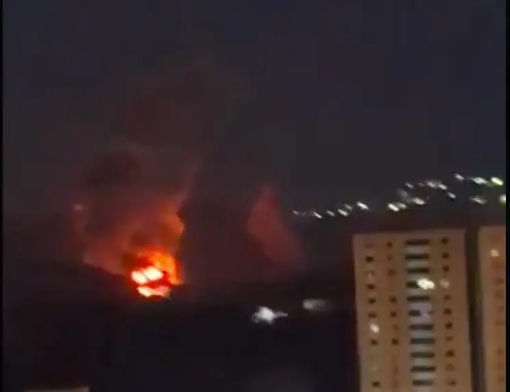 Varias detonaciones sacuden Caracas en medio de las tensiones con EEUU
