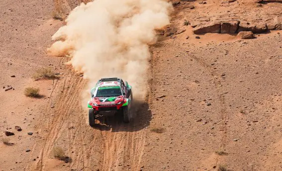 El catarí Nasser Al Attiyah sigue líder del Dakar 2026; el español Nani Roma cae del podio