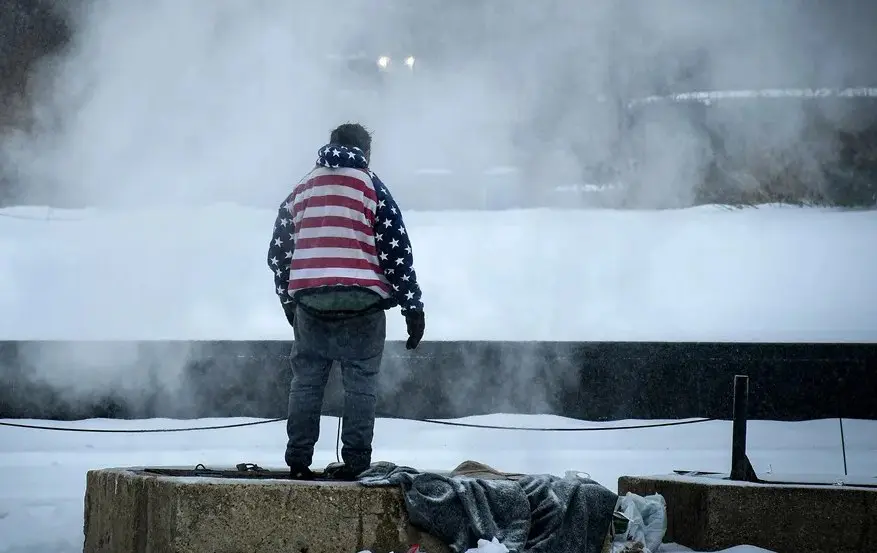 Nueva York activa sus "jacuzzis de nieve" para limpiar las calles ante la ola de frío
