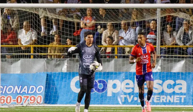 El salvadoreño Mario González destaca en la victoria de San Carlos sobre Liberia en la Liga de Costa Rica