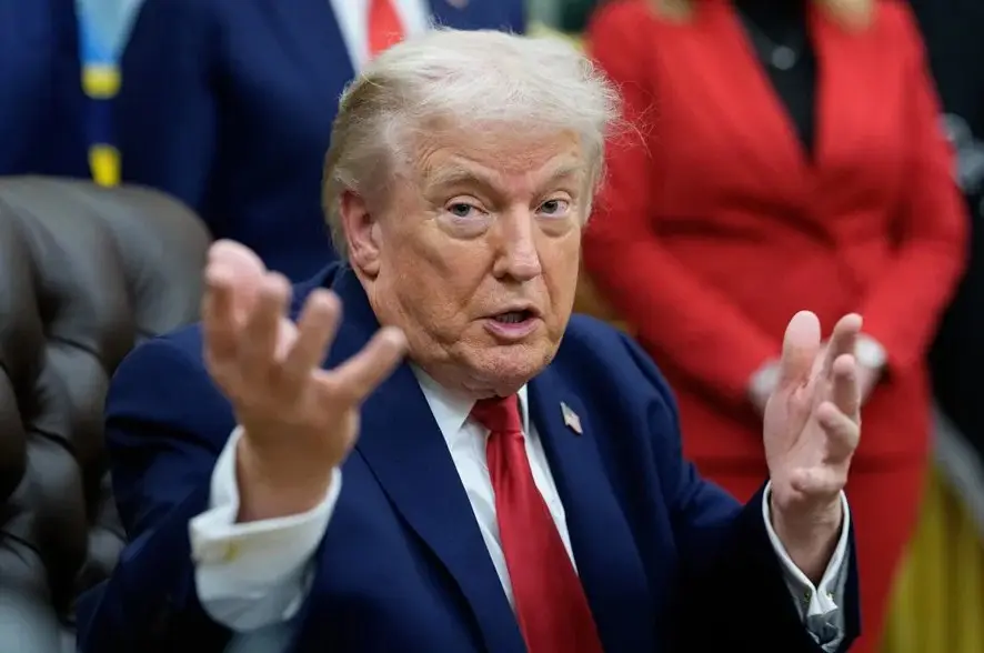 Trump dice que no está seguro de si hará cumplir el plazo que fijó para reabrir Ormuz