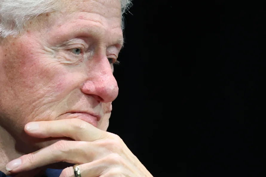 Bill Clinton asegura que no tenía conocimiento de los delitos sexuales de Epstein