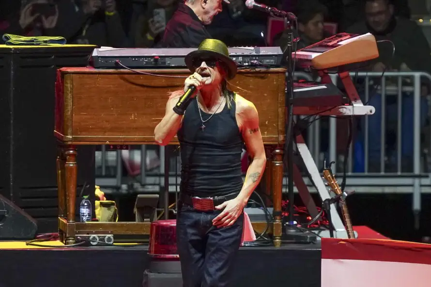 Kid Rock y músicos country serán la "alternativa patriótica" a Bad Bunny en Super Bowl