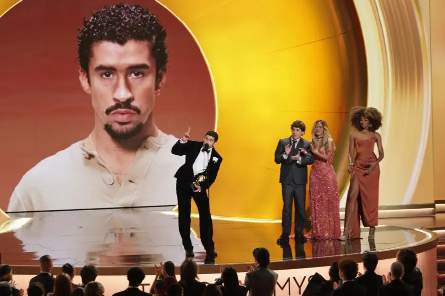 Rubén Blades felicita a Bad Bunny por su Grammy y por pronunciarse contra ICE