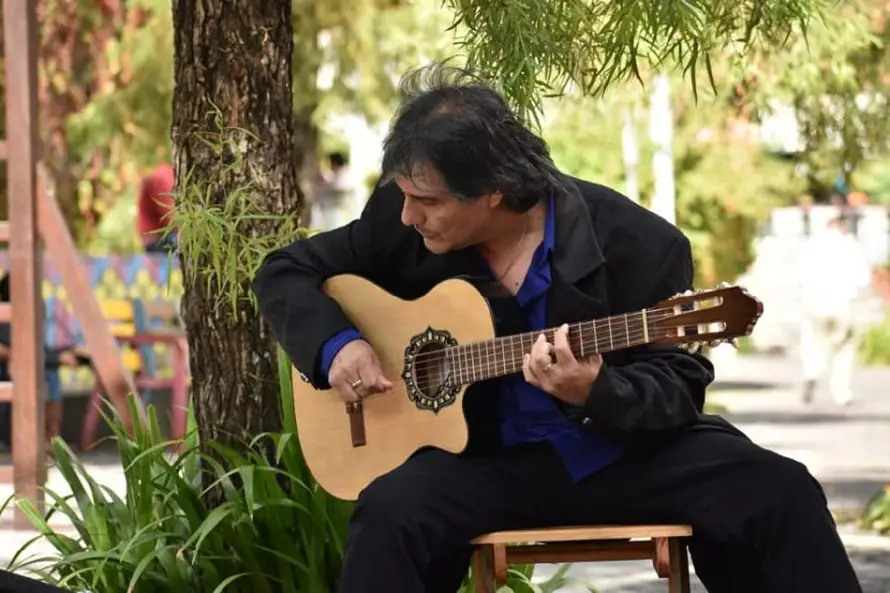 El argentino Ricky Parrado, de Los Iracundos, se entregará en El Salvador