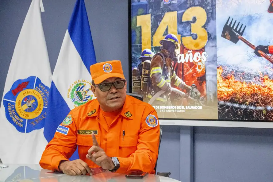 Entre las cicatrices y el servicio: 143 años de historia en la mirada de un bombero