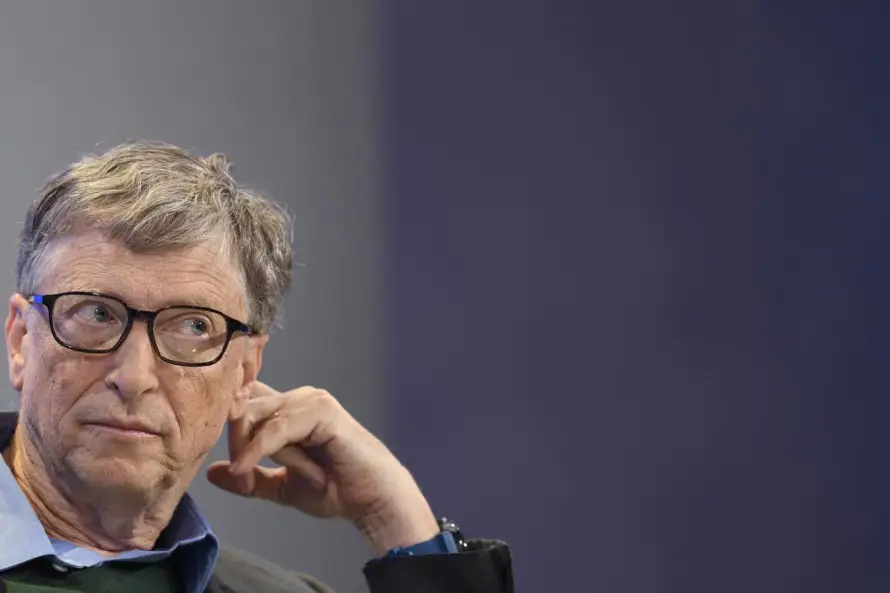 Bill Gates se disculpa con su fundación por lazos con Epstein y se desvincula del delito