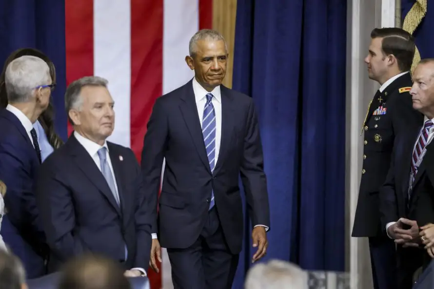 Obama responde a video racista publicado por Trump: Hay "un show bufonesco en las redes"