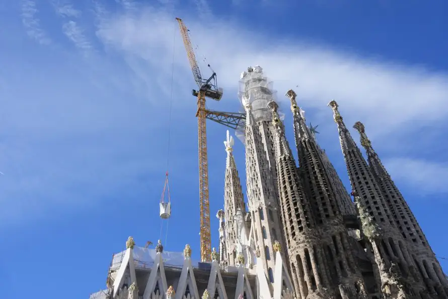 La Sagrada Familia, el templo español de Gaudí, ahora alcanza 172.5 m de altura