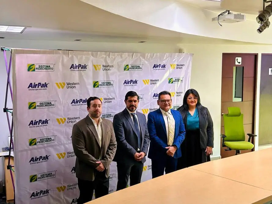 Sistema Fedecrédito y AirPak se alían para facilitar el pago de remesas de Western Union en El Salvador
