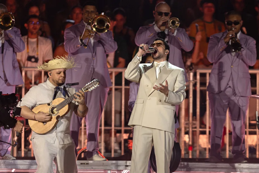 Bad Bunny sazona la noche brasileña con alta dosis de español y nostalgia latinoamericana
