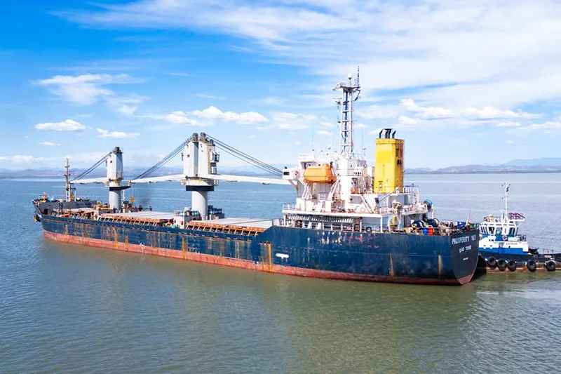 Unión Portuaria inicia dragado en el Puerto de Acajutla para recibir barcos más grandes