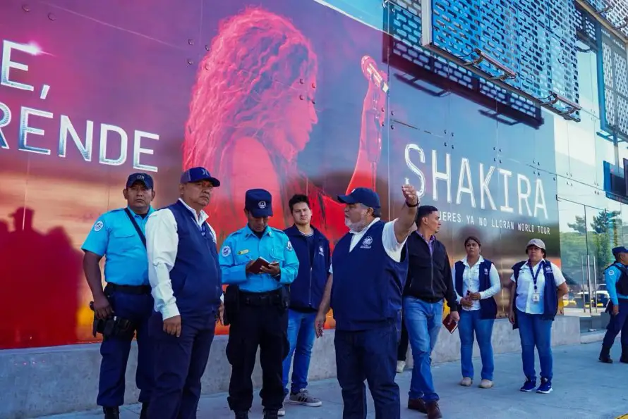 Alcaldía de San Salvador regulará ventas informales y cobro de parqueos en las calles durante conciertos de Shakira