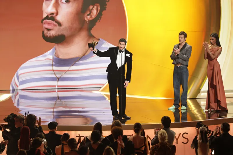 Bad Bunny hace historia y gana el Grammy a mejor álbum del año con un disco en español