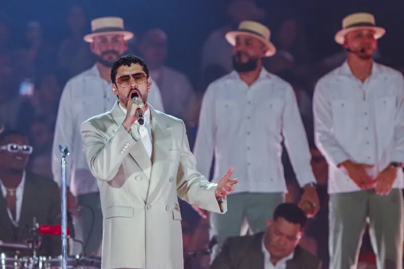 Bad Bunny no cobrará por el Super Bowl, pero podría duplicar sus ganancias y romper récords