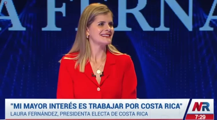 Presidenta electa de Costa Rica acuerda con Bukele continuar con asesoría de El Salvador