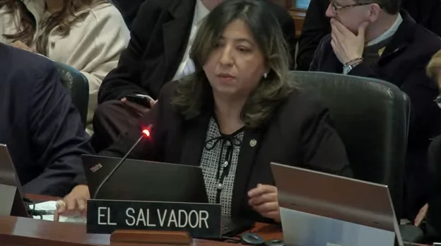 Embajadora de El Salvador en OEA respalda memoria por víctimas del Holocausto y dice que “la vida humana no es un medio”