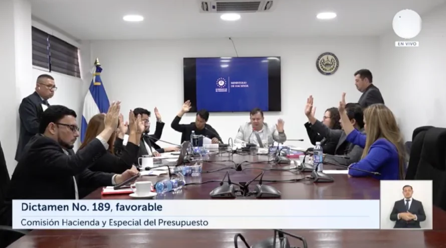 Dictaminan reforma a decreto de autorización de préstamo de $195 millones para ampliar Aeropuerto