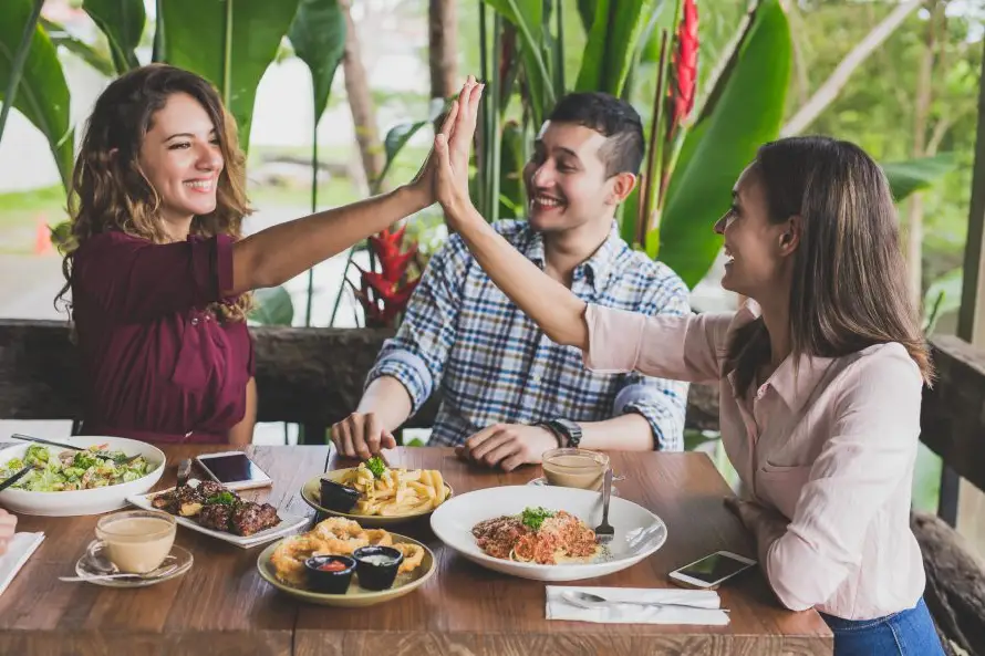 Crecer celebra el mes del amor y la amistad con beneficios exclusivos para sus afiliados