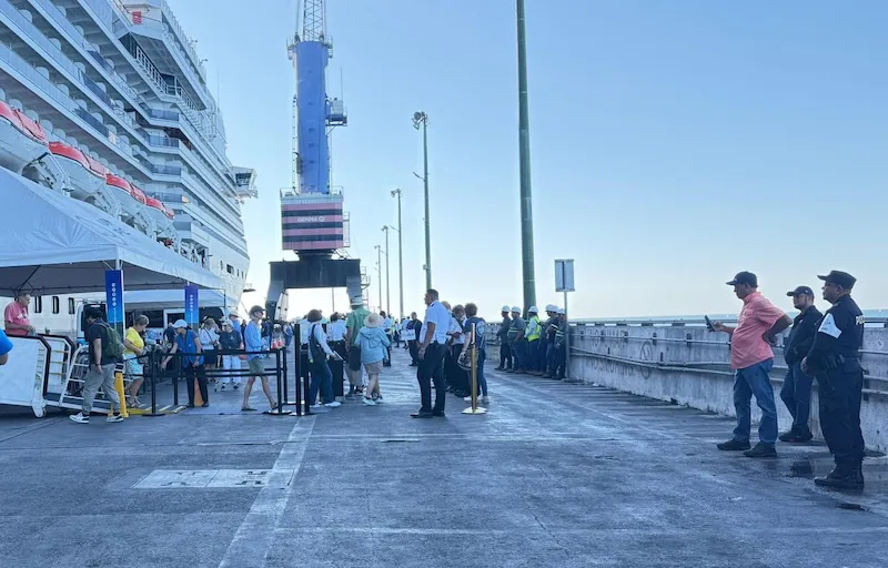 Llega a Acajutla el segundo crucero del año con 3,000 personas