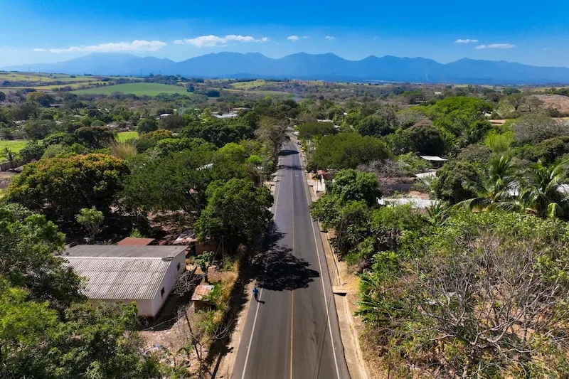 Inauguran pavimentación en vía El Coco hacia frontera con Guatemala