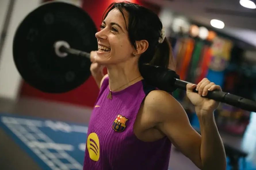 Aitana Bonmatí, estrella del Barça Femenil, avanza en recuperación tras operación