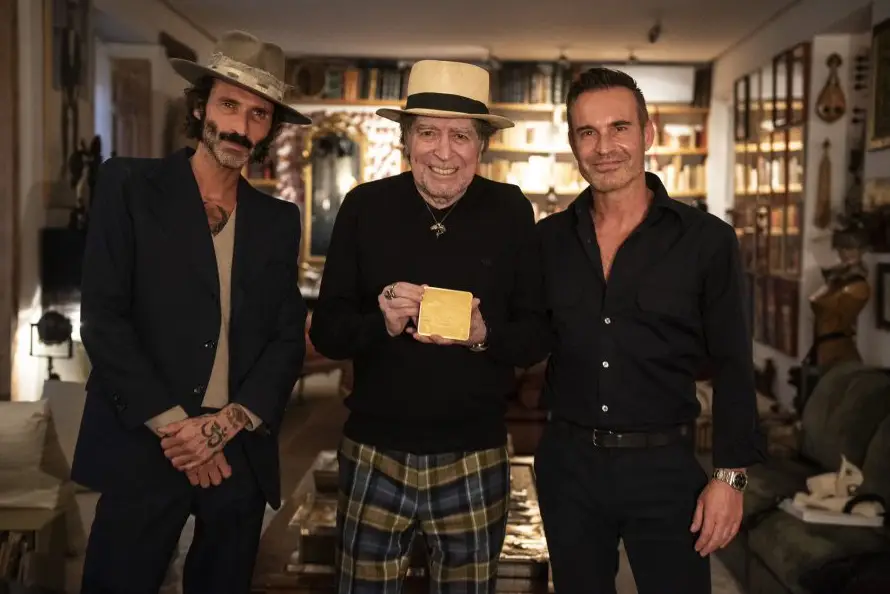 Joaquín Sabina recibe medalla de SGAE en Madrid, por su exitosa trayectoria