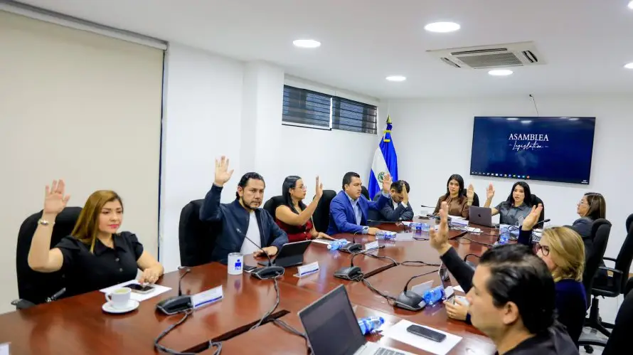 Avalan reforma que permitirá que accionistas mayoritarios de los bancos sean extranjeros