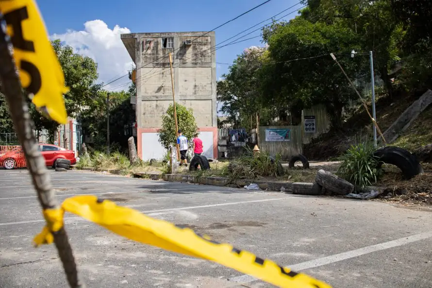 Terminal de metrocable en la Zacamil se construye entre dudas y resignación