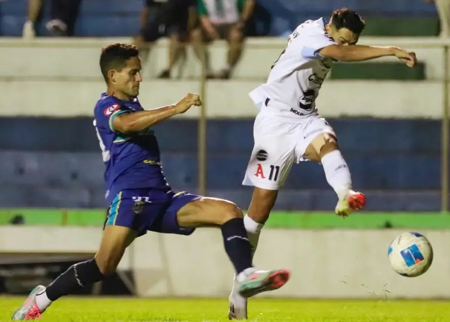 Alianza vence 2-0 a Zacatecoluca y acaricia el tercer lugar de la tabla