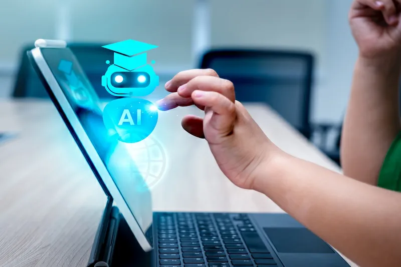 La Inteligencia Artificial podría reducir el rezago educativo en El Salvador, dice análisis de Fusades 