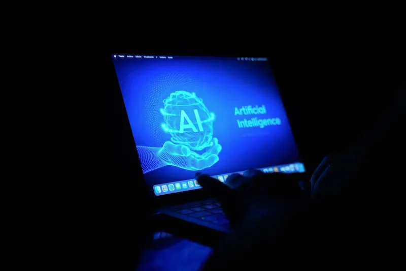 Estudio alerta baja transparencia en seguridad de bots de Inteligencia Artificial