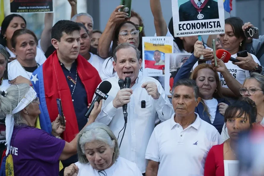 Oposición venezolana denuncia secuestro de líder antichavista solo horas después de ser liberado