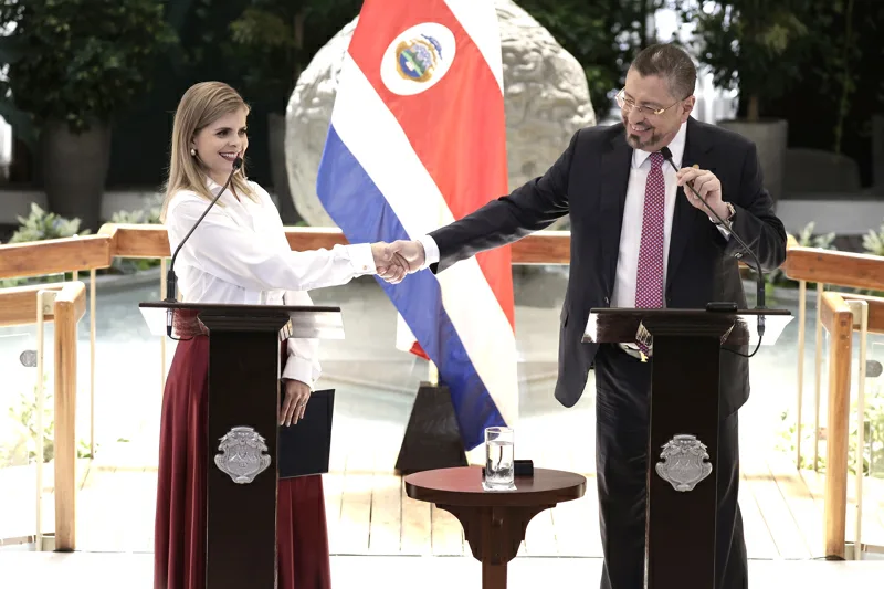 Rodrigo Chaves no descarta ser ministro en Gobierno de Laura Fernández