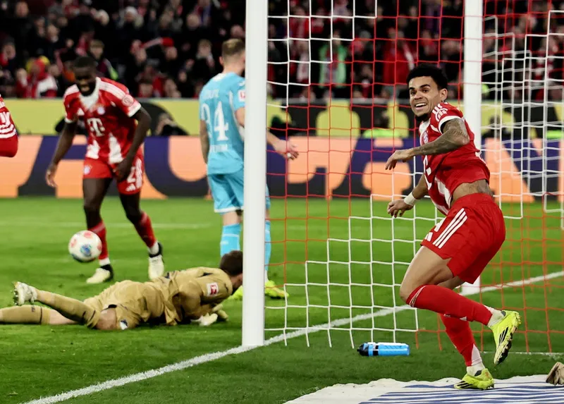 Bayern golea 5-1 al Hoffenheim con triplete de Luis Díaz