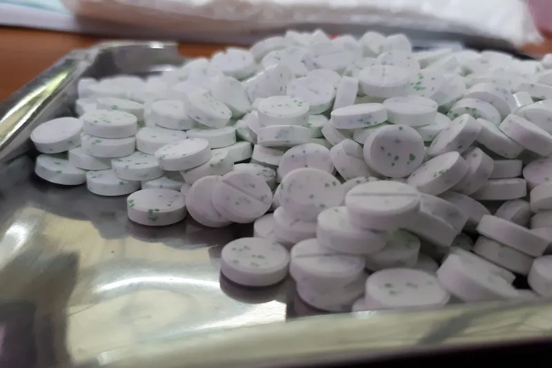 Salvadoreño es condenado a 21 meses de cárcel por vender 1,000 pastillas de fentanilo en Boston