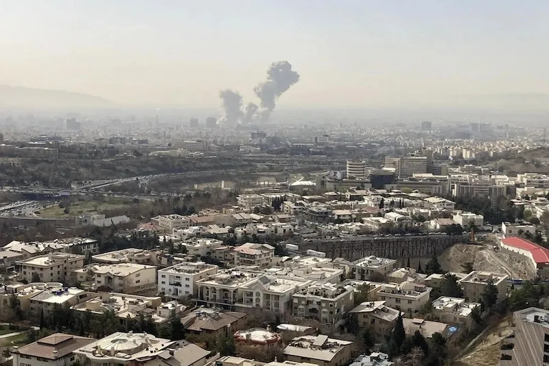 Cuatro familiares del líder iraní también perecieron en ataques