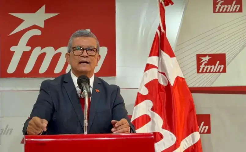 Manuel Flores dice que empresarios que querían postularse fueron amenazados y que la gente “vota por el poder”