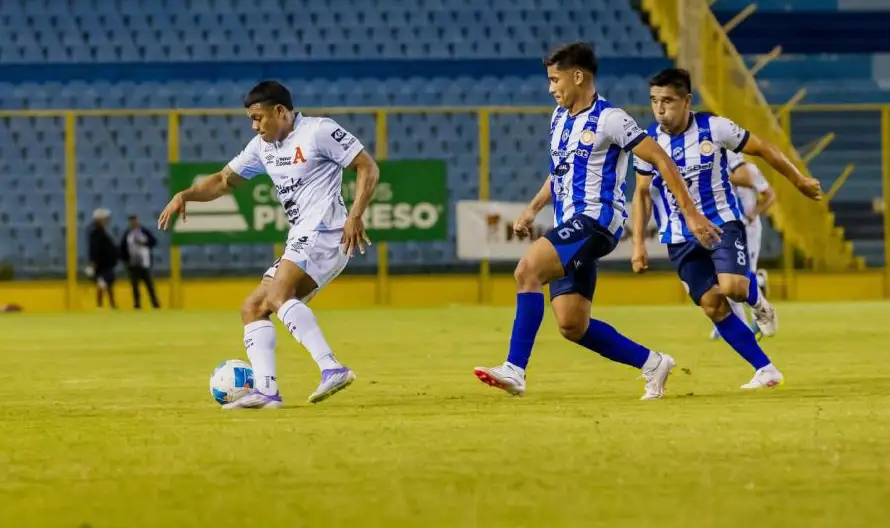 Alianza derrotó 2-1 a Metapán en electrizante partido