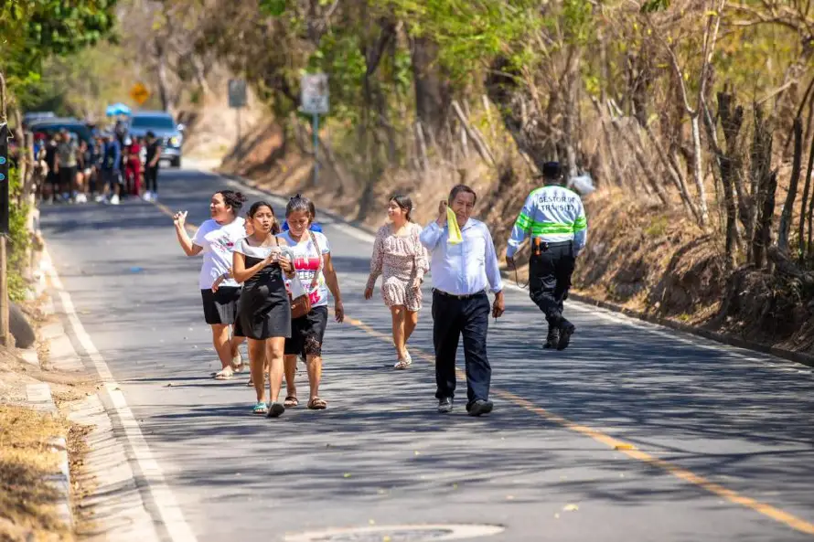 Fovial entrega carretera pavimentada entre El Ceibillo y San José El Naranjo, en Ahuachapán Sur