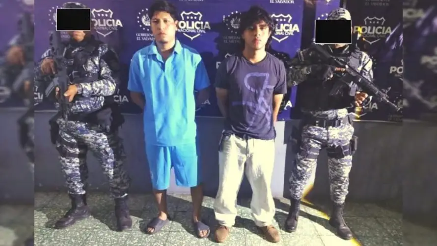 Policía captura a dos jóvenes por traficar droga en Sonsonate
