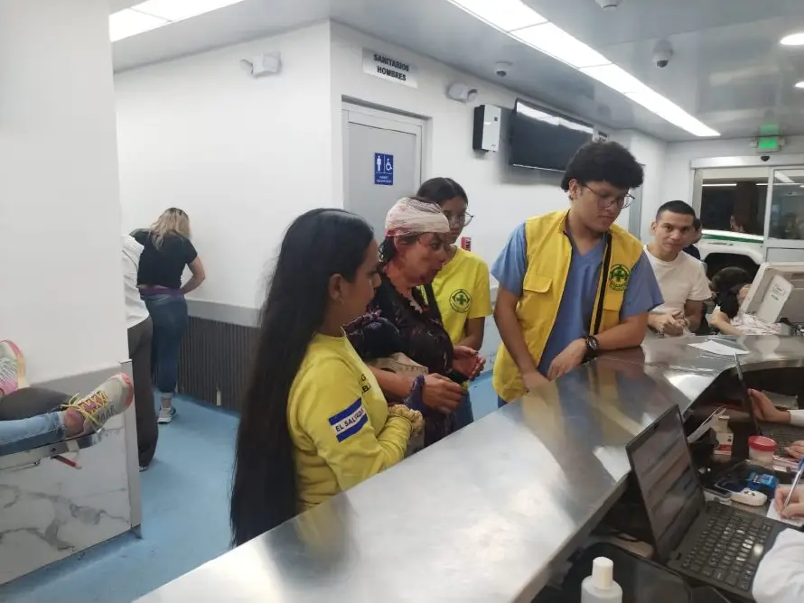 Hombre lesionó a mujer en cabeza y rostro para robarle su cartera en San Salvador, informa Comandos