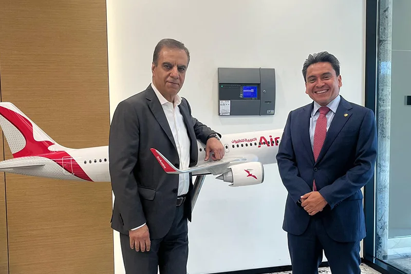 El Salvador explora programa de movilidad laboral para pilotos con Air Arabia