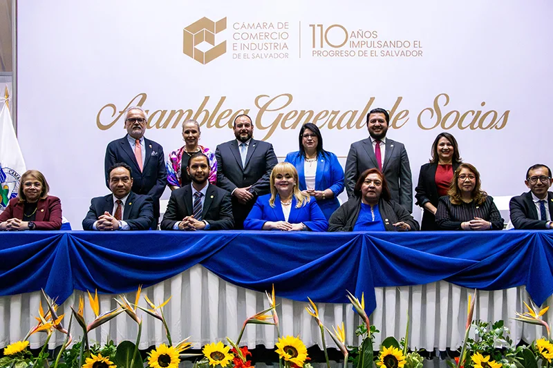 Leticia Escobar es reelegida como presidenta de Camarasal
