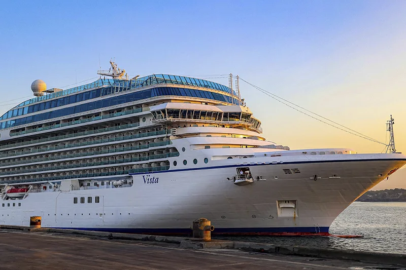 Llega a Acajutla el crucero Vista, séptimo arribo de la temporada 2025-2026