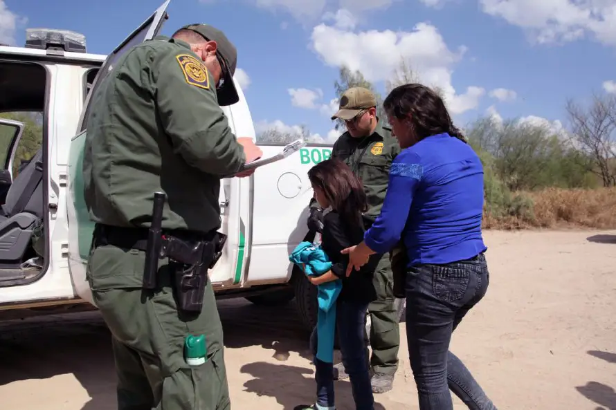 Año 2026 inicia con 385 migrantes salvadoreños encontrados en EEUU, 135 en la frontera sur