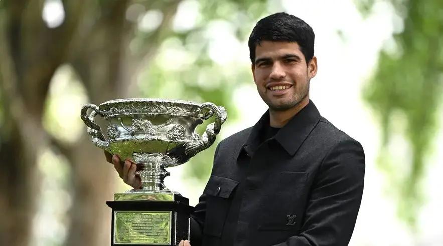 Carlos Alcaraz sigue líder del ranking ATP y Felix Auger-Aliassime sube al sexto lugar