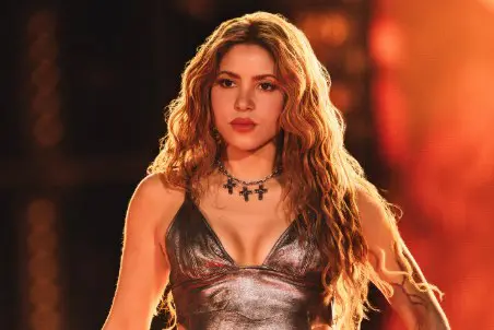 Shakira insta a Macron y Merz a apoyar educación en Venezuela tras terremotos